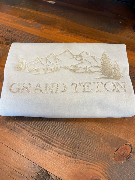 Grand Teton Embroidered Sweatshirt